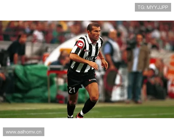 齐达内经典对决回顾:巅峰交锋与战术博弈 齐达内经典对决回顾:巅峰交锋与战术博弈